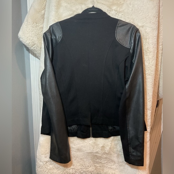 Sofia Vergara Black Jacket - Picture 4 of 5